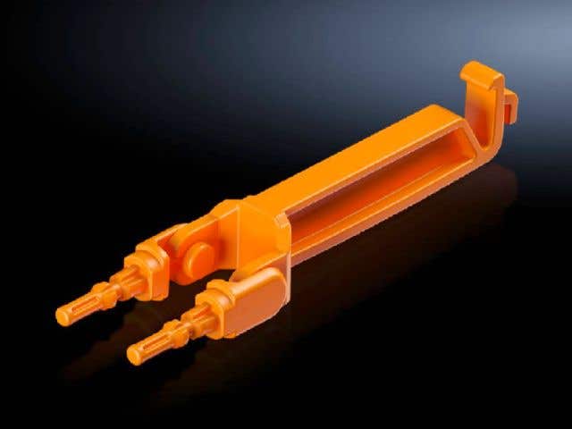 Locking clip for seal insert