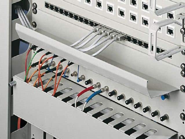 Cable routing channel 482.6 mm (19")