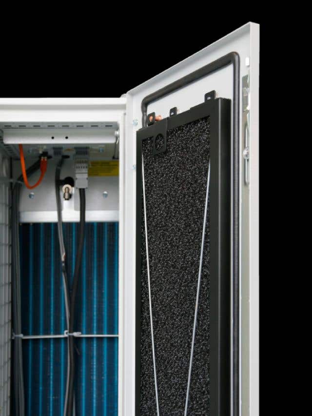 Filter mat holder for LCP Inline CW