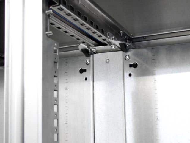 Mounting plate infill for HD system enclosure